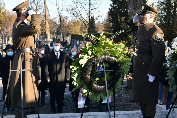 Milanović pozvao HOS-ovce da ne ističu ustaški poklič