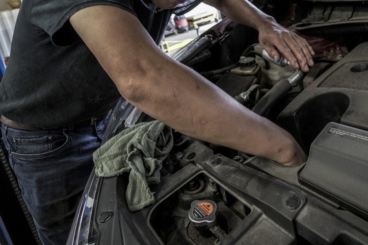 Prevario automehaničara za popravku iznajmljenog auta