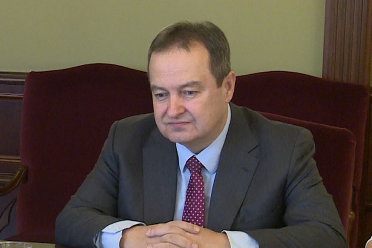 Dačić stranačkom kolegi isključio mikrofon