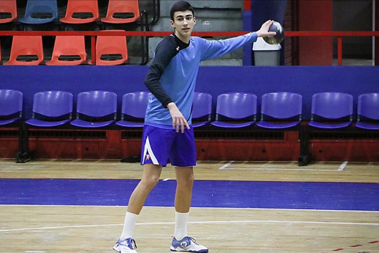 Luka Perić, rukometaš Borca: Upijamo svaki savjet Vujovića