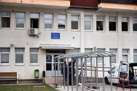 Niču nadstrešnice ispred banjalučkih ambulanti