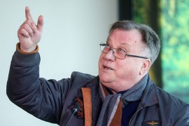 Halid Bešlić: Ne želim da pjevam dok ljudi leže po bolnicama