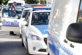 Pretresi zbog "gepekovanja", oduzeta dva auta