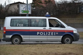 Oko 1.200 policajaca i vojnika kontrolišu izolaciju austrijske ...