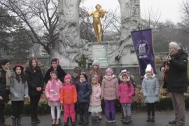 Srbi iz Austrije video porukom čestitali Srbiji Dan državnosti