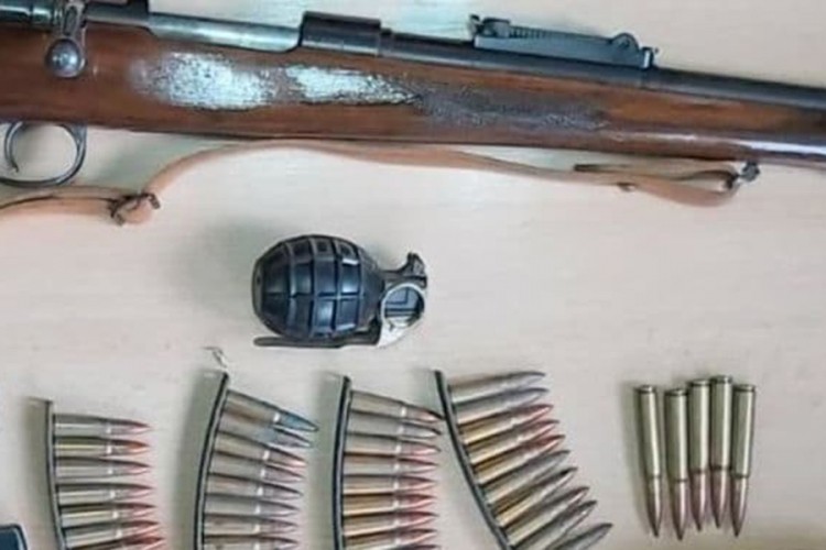 Policija na Sokocu oduzela ručnu bombu, pušku i municiju