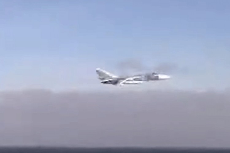 Napeti susret ruskog aviona i američkog razarača, objavljen video