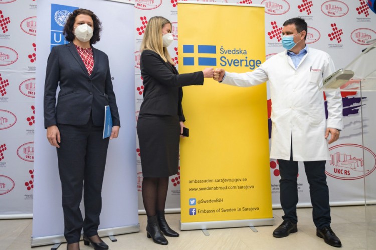 Švedska donirala opremu UKC RS