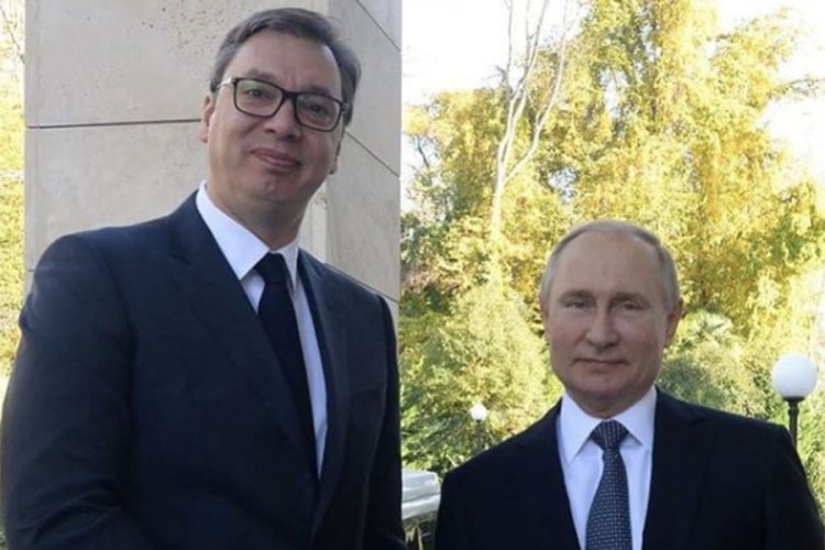 Vučić zatražio od Putina dodatnu isporuku ruske vakcine Srbiji