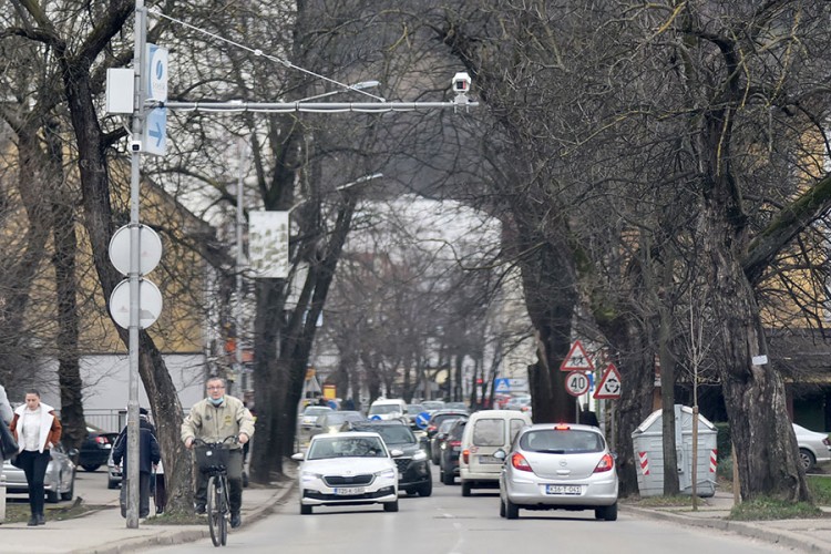 Kamere zaustavile auto-mafiju, duplo manje ukradenih vozila