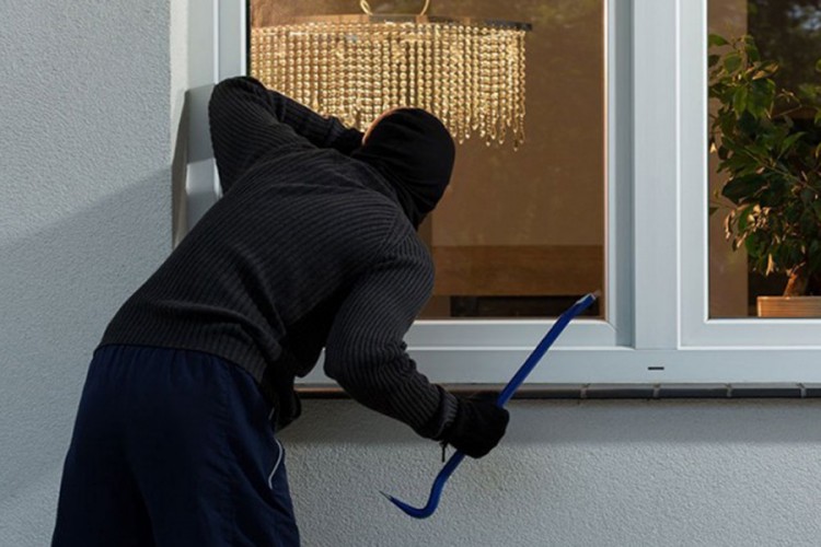 Zvorničani osumnjičeni da su opljačkali kuću u Gradišci