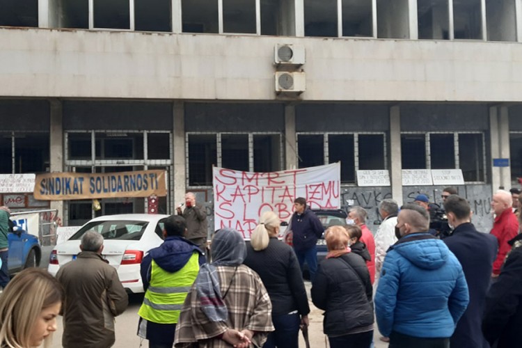 Godišnjica od masovnih protesta, položaj radnika sve gori