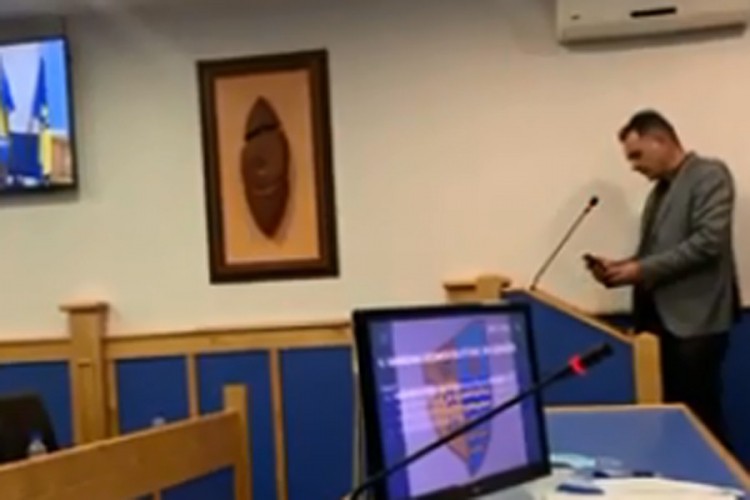 Poslanik objavio snimak: Da li je za smjenu ministarke nuđeno 30.000 KM?