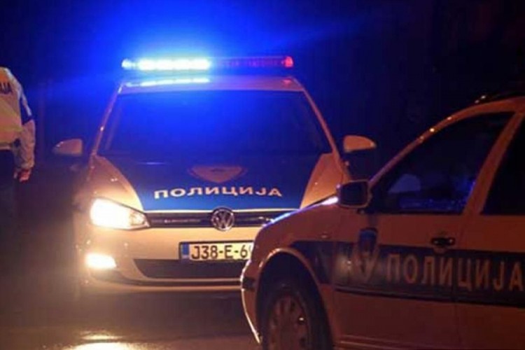 U udesu učestvovalo pet vozila, dvije osobe prevezene u bolnicu