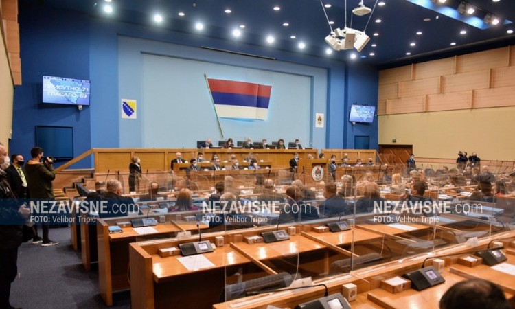 NS RS traži da Incko podnese izvještaj o svom radu