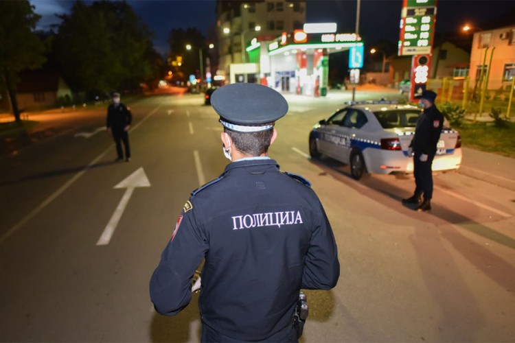 Policajce napali 40 puta, zaprijećena kazna i do 10 godina robije