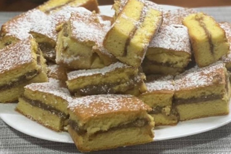 Kolač sa džemom i orasima
