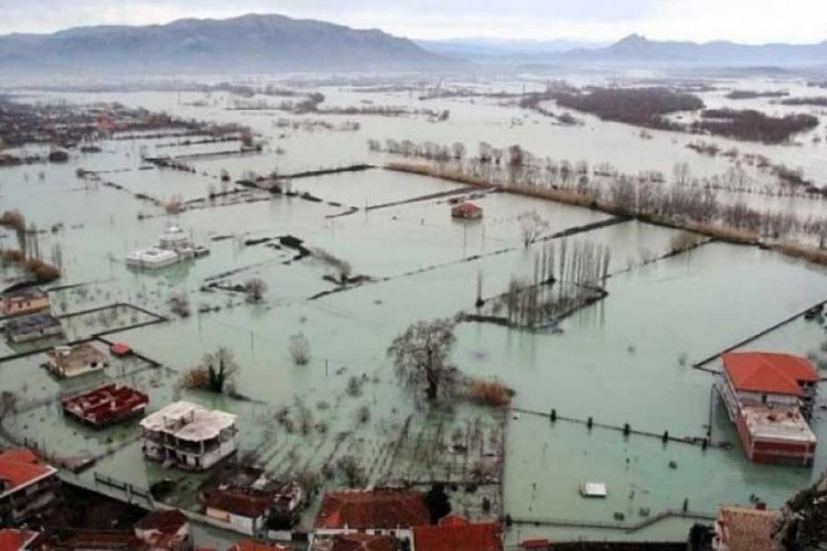 Albanija: Poplavljene kuće na Skadru,domaćinstva bez struje