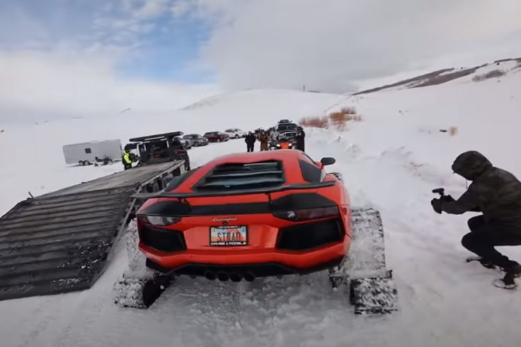 Stavio gusjenice na Lamborghini i "zaorao" po snijegu