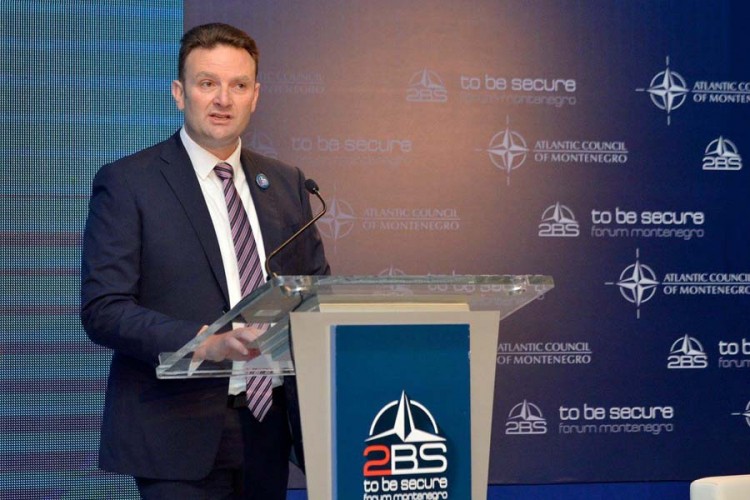 Savo Kentera: Rusija ubacuje svoje ljude u sistem Crne Gore