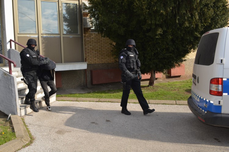 Dolijali razbojnici iz Bijeljine, opljačkali i staricu