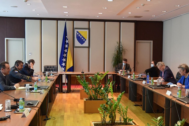 Johanson: Očito poboljšanje uslova u Lipi