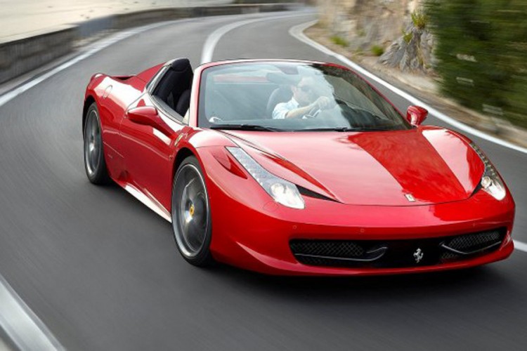 Kriminalac tužio policiju jer su mu uništili Ferrari