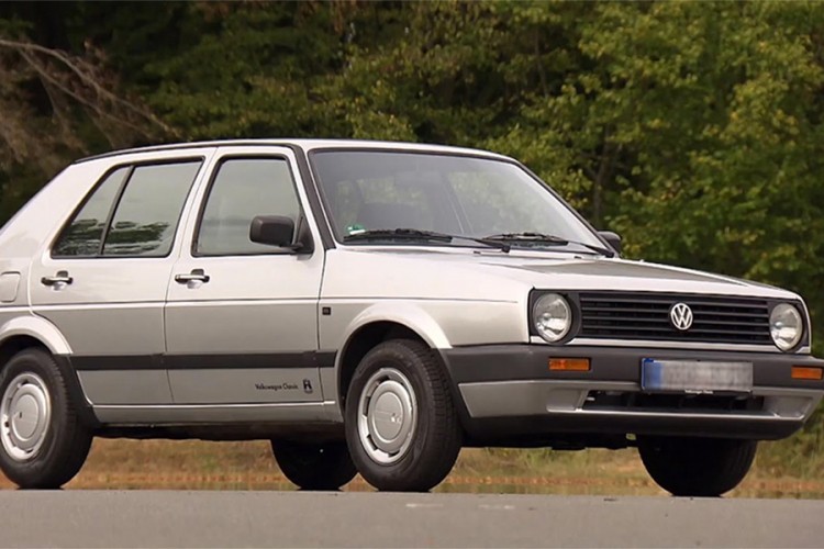 Duguje više od 7.000 KM kazni, oduzeli mu golf 2