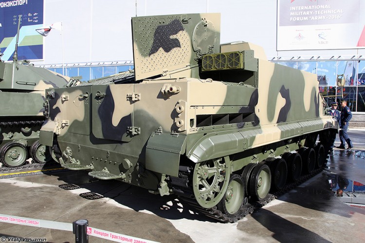 Rusija u Abu Dabiju predstavila najnoviji amfibijski transporter BT-3F