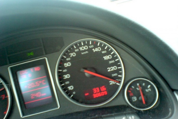 Djedica vozio 191 km/h, pravdao se da žuri da primi vakcinu