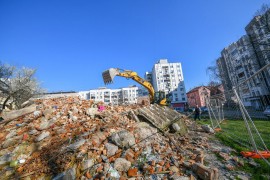 Počeo odvoz šuta sa prostora nekadašnjeg kina "Kozara"