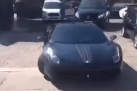 Izašao iz perionice i razbio skupocjeni Ferrari