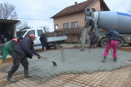 Dobri ljudi grade štalu vrijednom kiridžiji