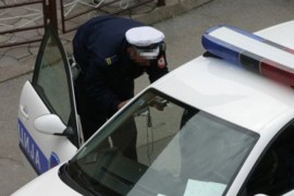 Policajci i mašinovođa spriječili ženu da se ubije