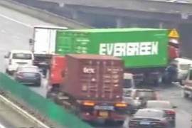 Kamion Evergreen blokirao saobraćaj