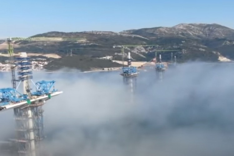 Pogledajte kako iz vazduha izgleda Pelješki most