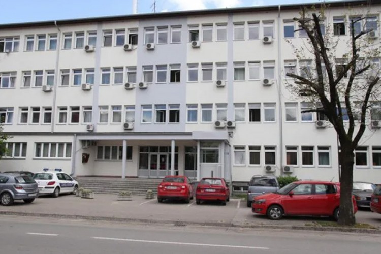 Direktor pristao na uslovnu i 5.000 KM za mito u školi