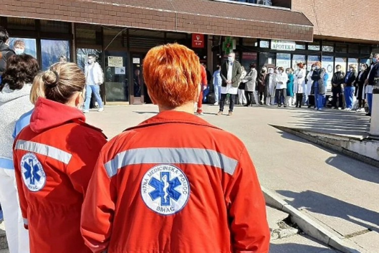 Štrajk medicinara u Bihaću: Radnici traže bolje uslove