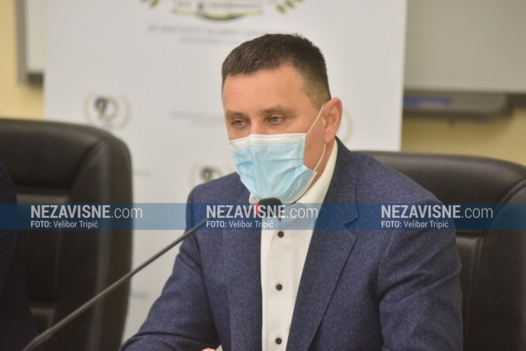 Đajić: Pred nama težak talas, maske nositi i u kući