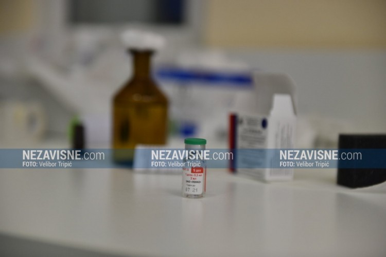 Virus korona potvrđen kod 176 osoba u RS, preminulo sedam