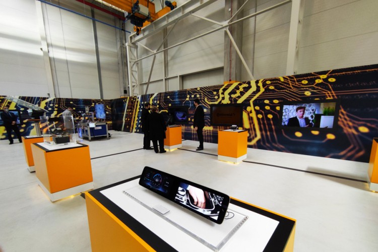 Otvorena fabrika "Kontintental automotiv Srbija" u Novom Sadu
