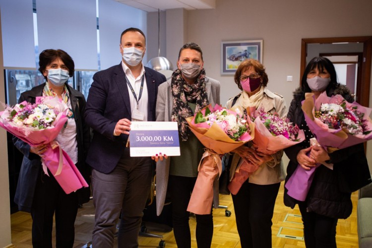 Infinity International Group obradovala dame iz "Iskre"