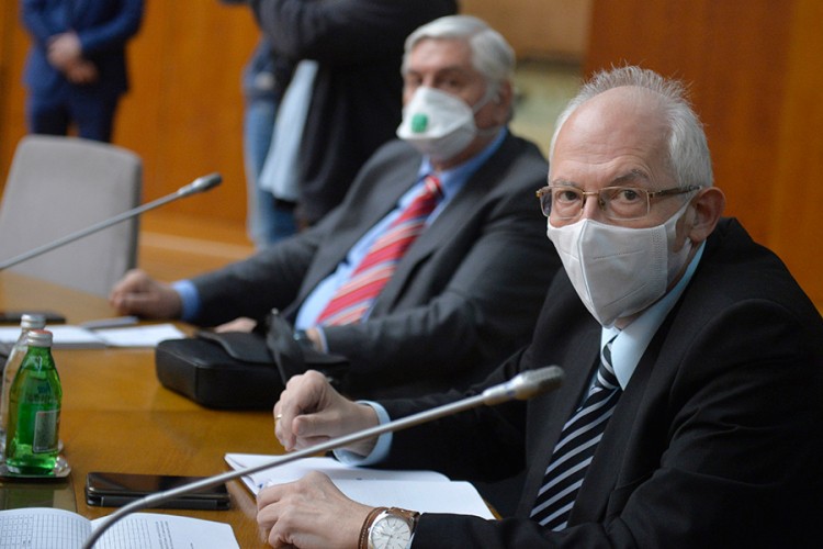 Kon: Medicinski deo Kriznog štaba ne odustaje od zahteva