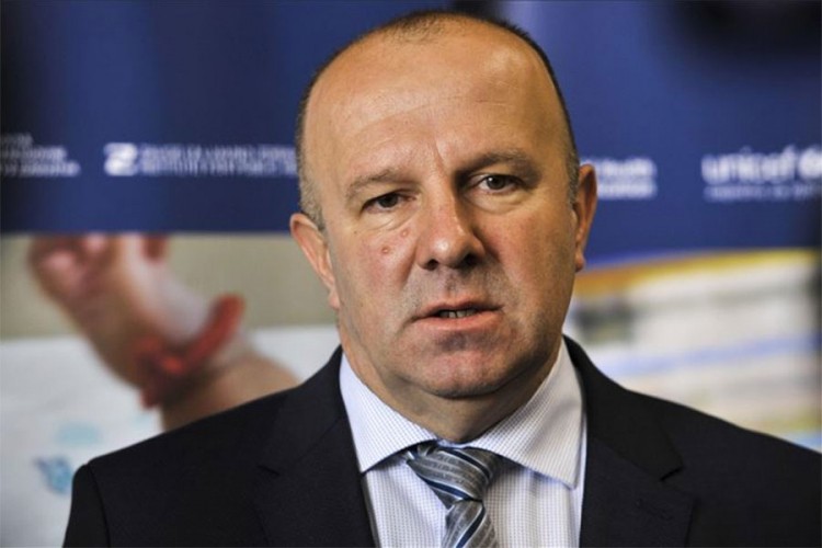 Pehar: Pregovori s Fajzerom, Krajinalijekom i Sinofarmom