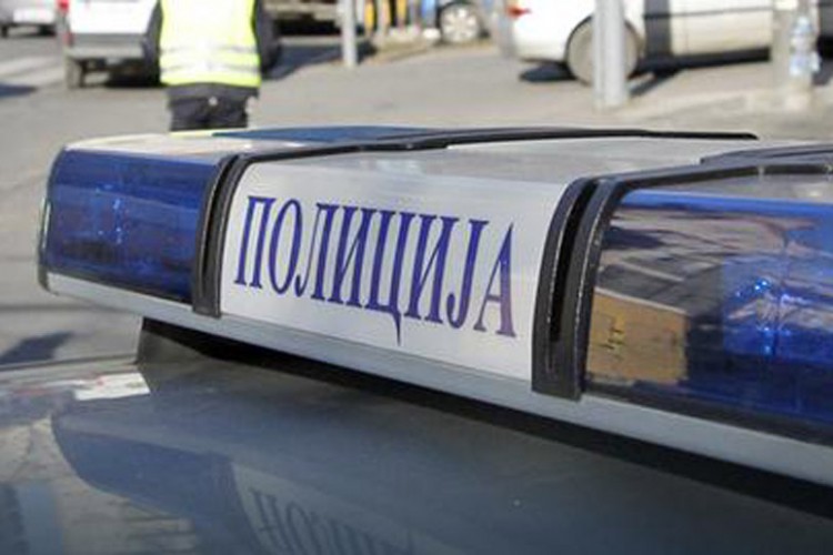 Maloljetnik pod dejstvom droge vozio nevezan i bez vozačke