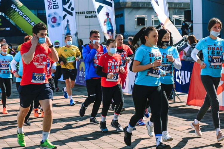 Podrška atletici - u Gradišci održana "Mozzartbet 5k" trka