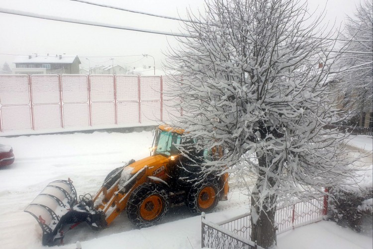 Snijeg zabijelio Pale, bez problema u saobraćaju