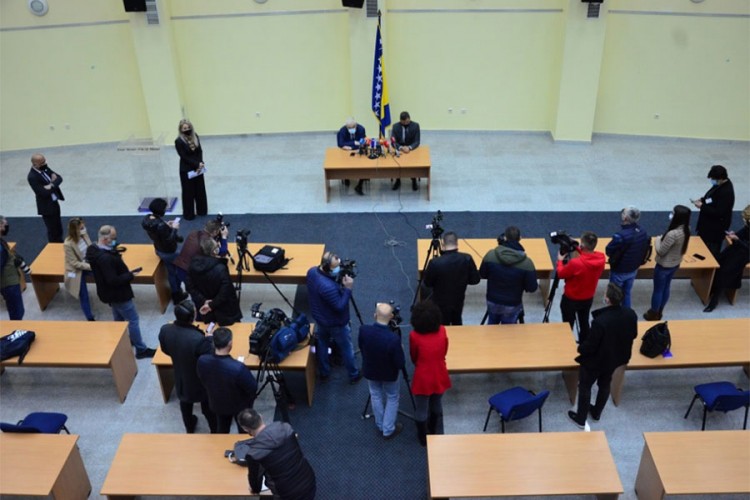 Vlada FBiH usvojila naredbe i preporuke Kriznog štaba