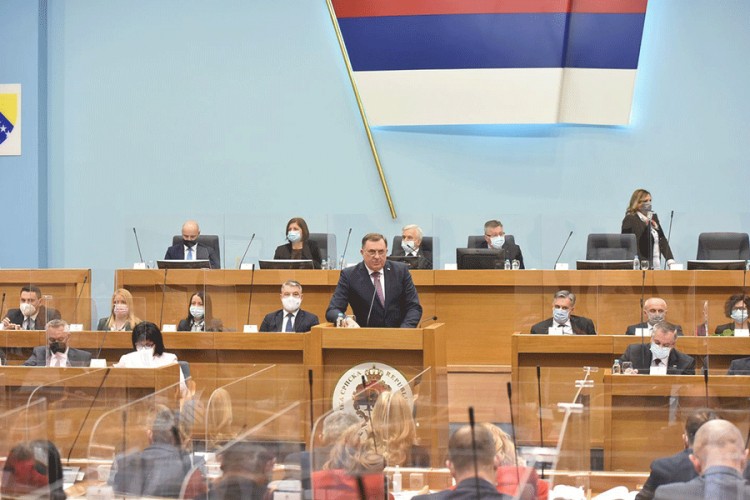 Fokus vratiti na životne teme, a ne na podjele