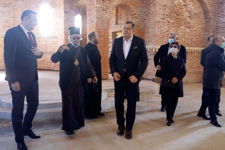 Dodik sa Jefremom u manastiru Miloševac: Najavljena pomoć obnovi
